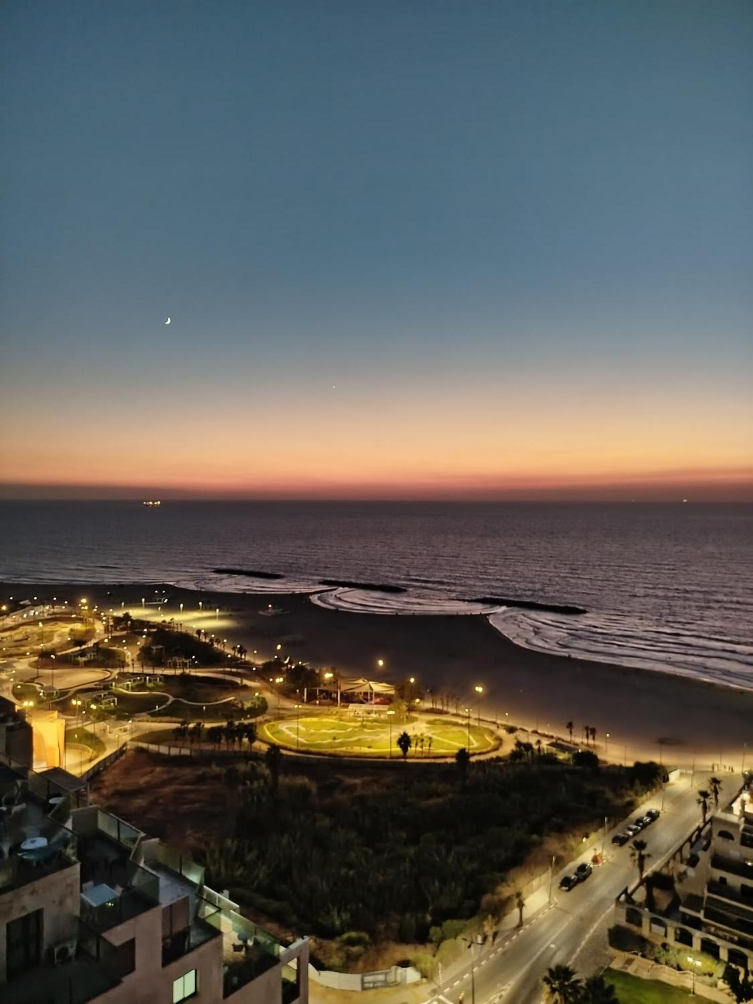 Sunset Suite Sea&Sky Asjkelon Buitenkant foto