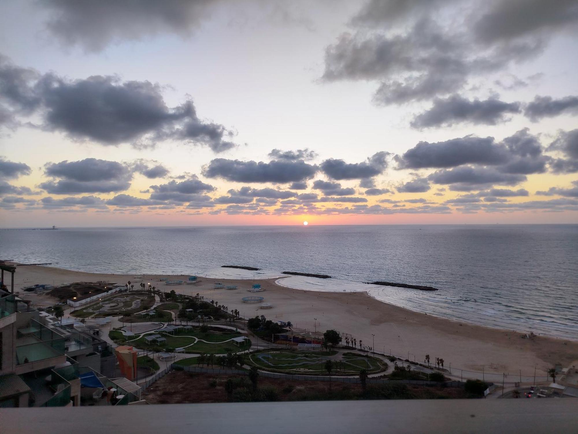 Sunset Suite Sea&Sky Asjkelon Buitenkant foto